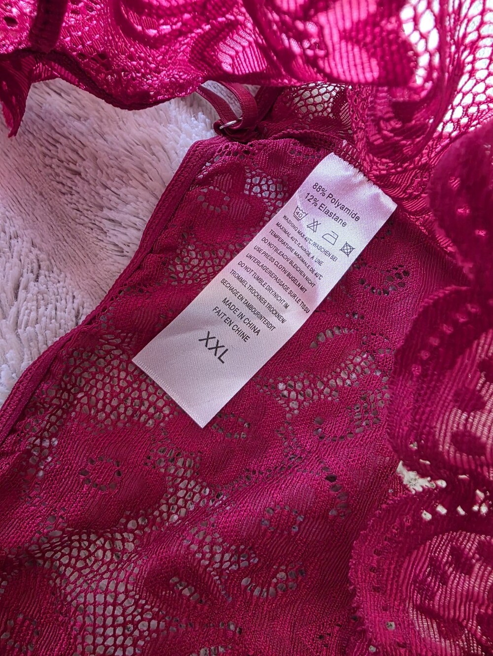 NWT Crochless Scalloped Lace Plunge Chemise - Picture 3 of 4